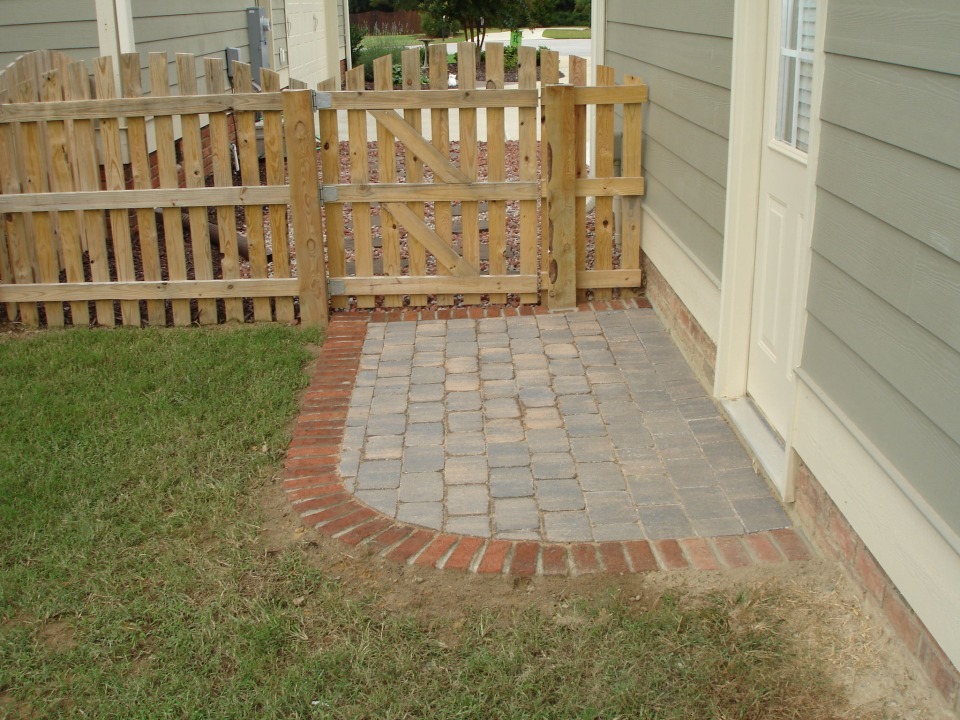 Outdoor Living & Hardscapes