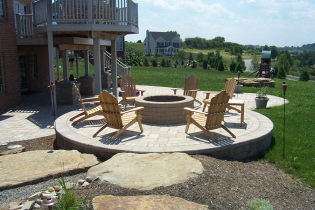Outdoor Living & Hardscapes